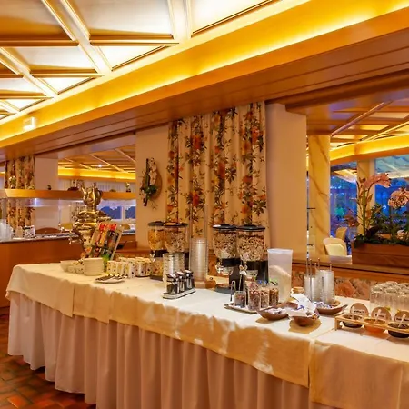 Fruehstuecks-hotel Olympia تيرولو