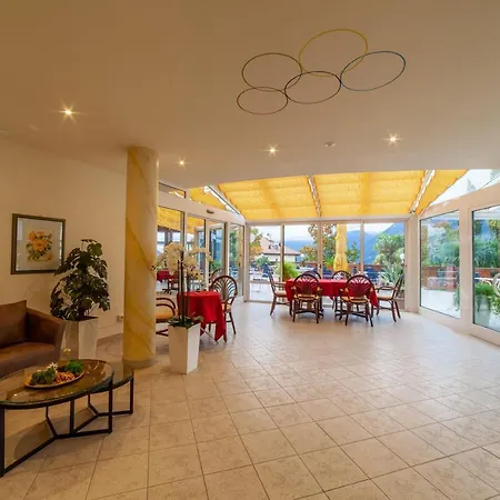 Fruehstuecks-hotel Olympia 호텔 3*